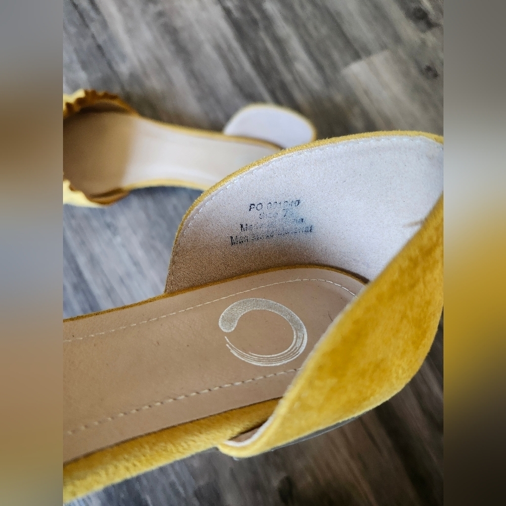 Journey + Crew Mustard Yellow Ruffled Women's Flats Shoes - Picture 6 of 6